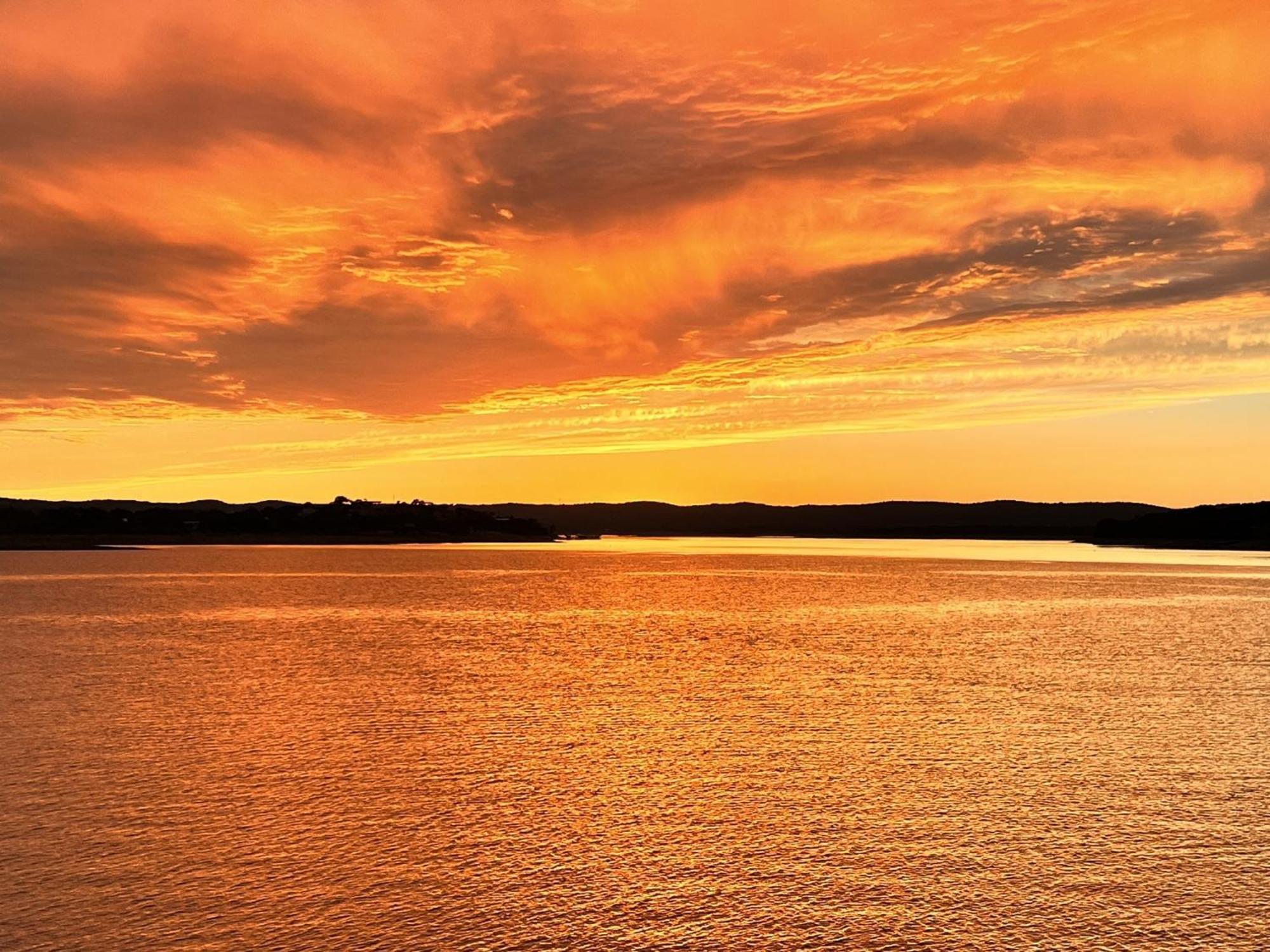 Painted Sky Inn Burnet Екстер'єр фото